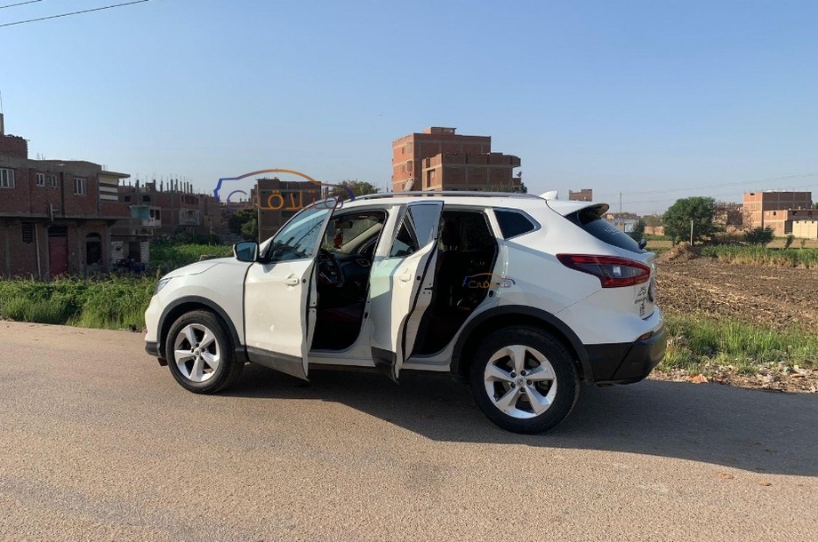 Qashqai Nissan White