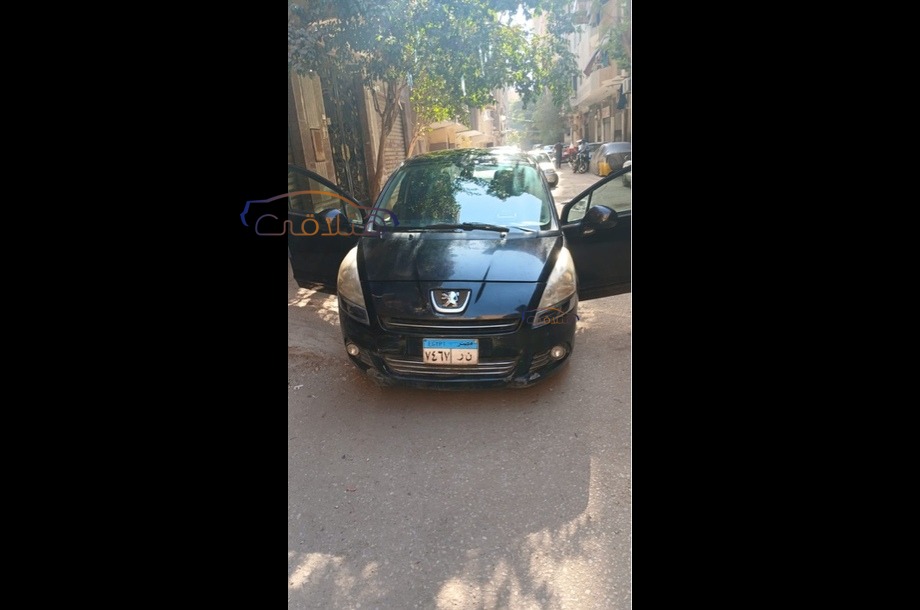 5008 Peugeot أسود