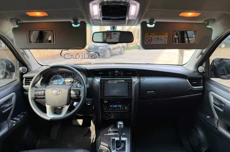 Fortuner Toyota رمادي
