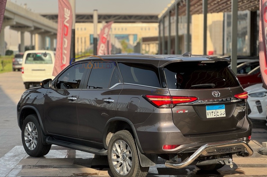 Fortuner Toyota رمادي