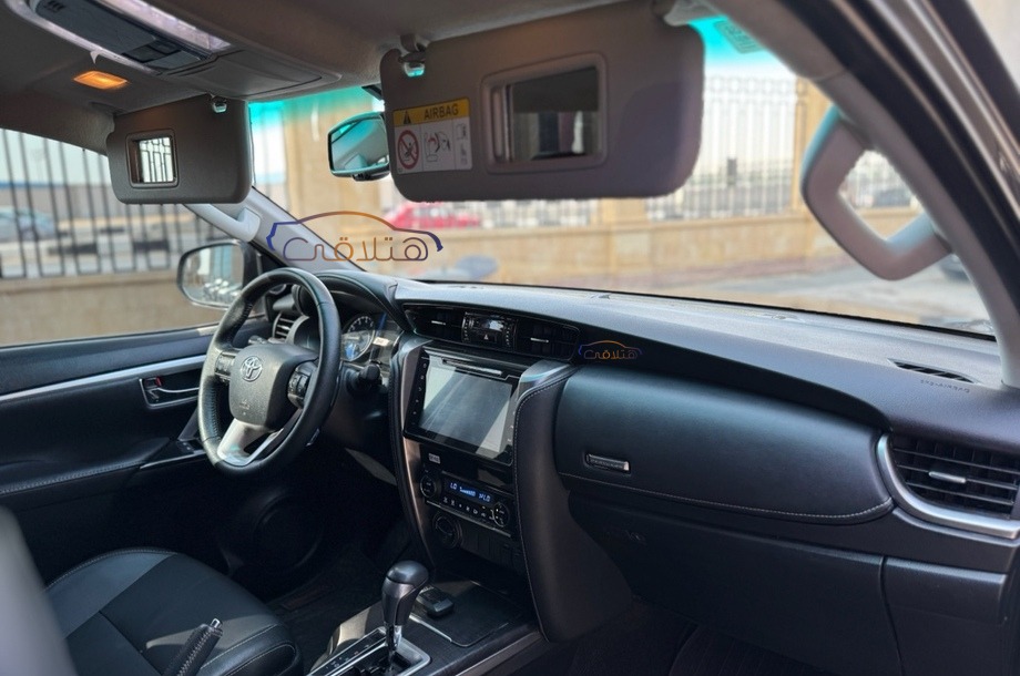 Fortuner Toyota رمادي