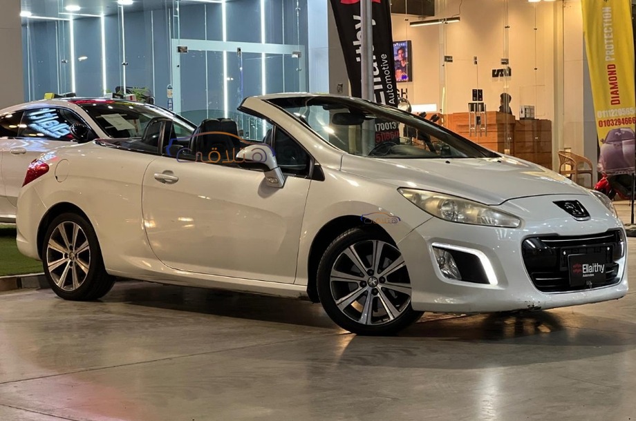 308 Peugeot أبيض