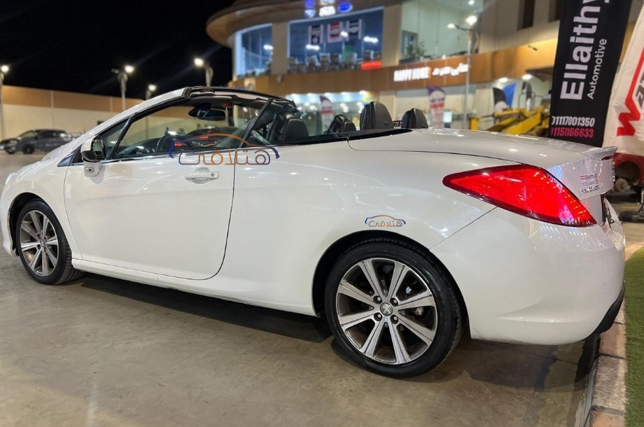 308 Peugeot أبيض