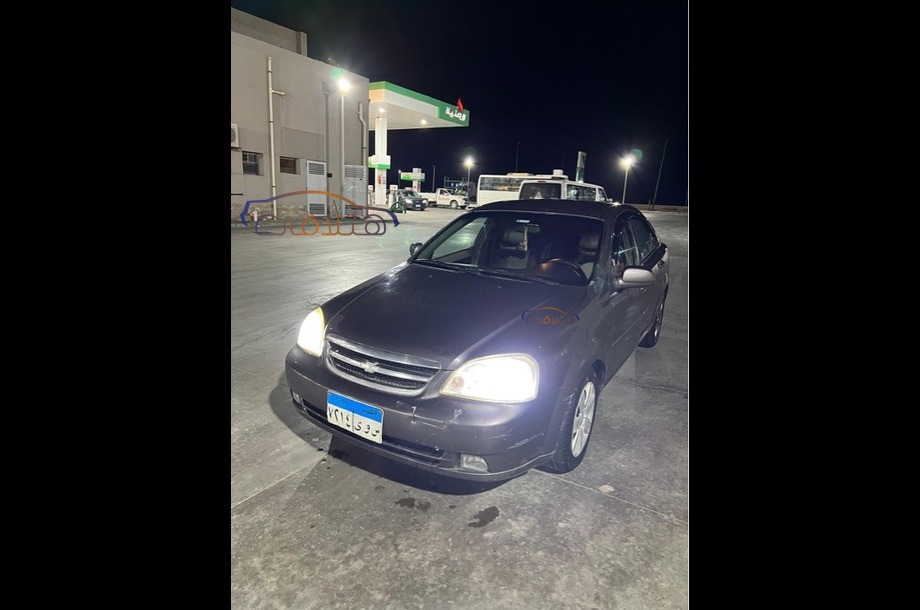 Optra Chevrolet فضي