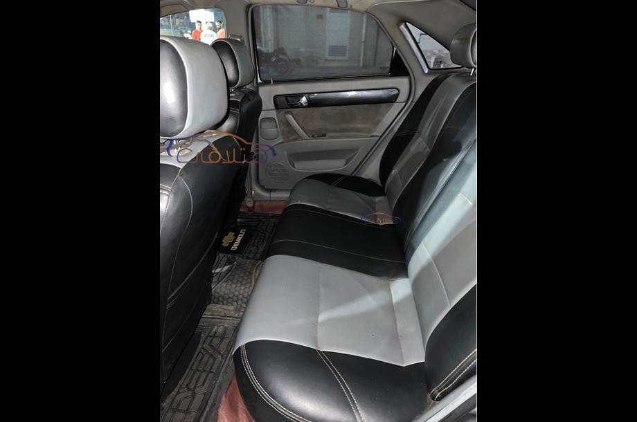 Optra Chevrolet فضي