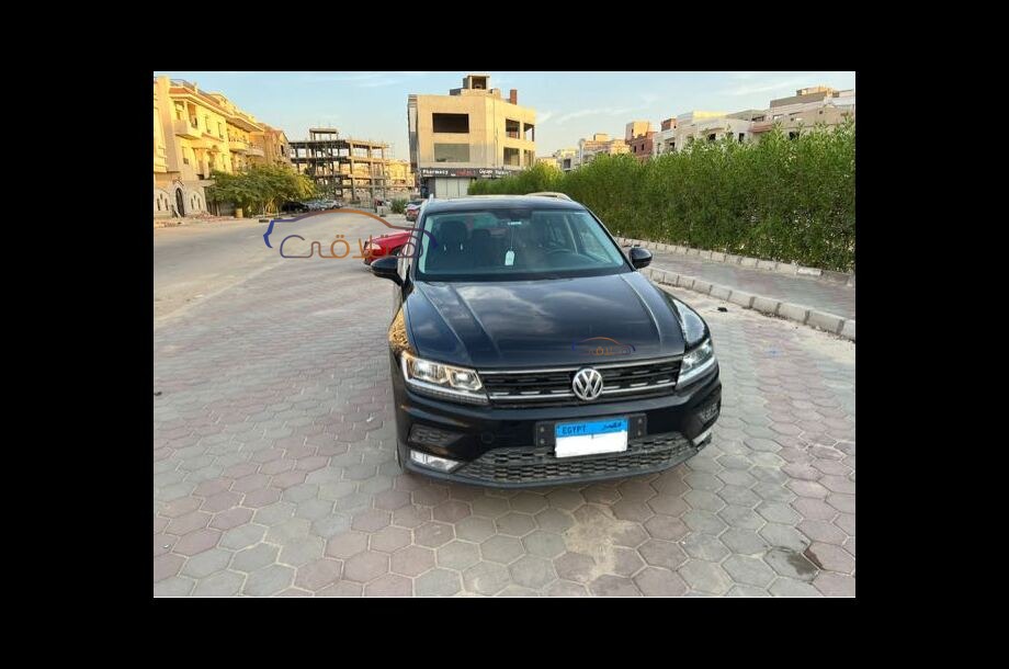 Tiguan Volkswagen أسود