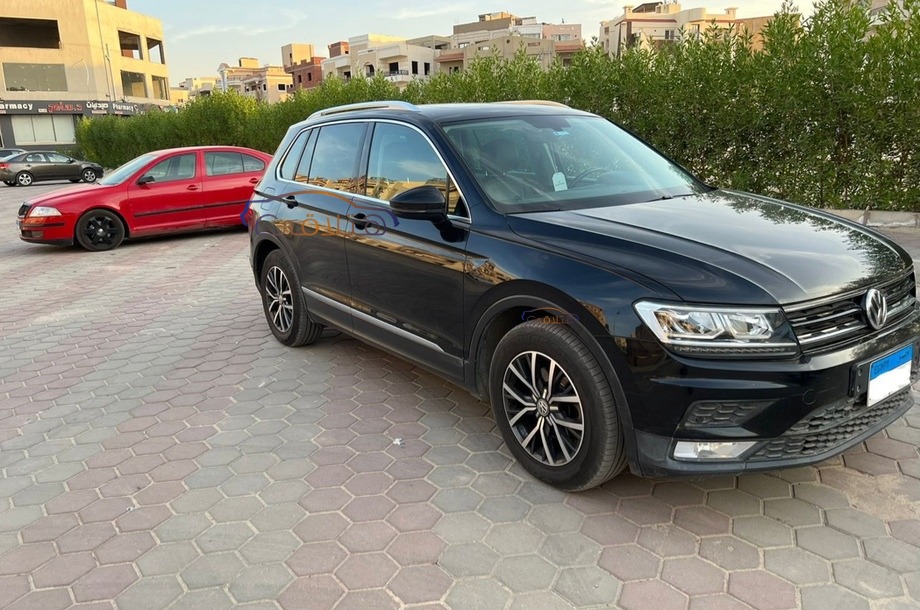Tiguan Volkswagen أسود