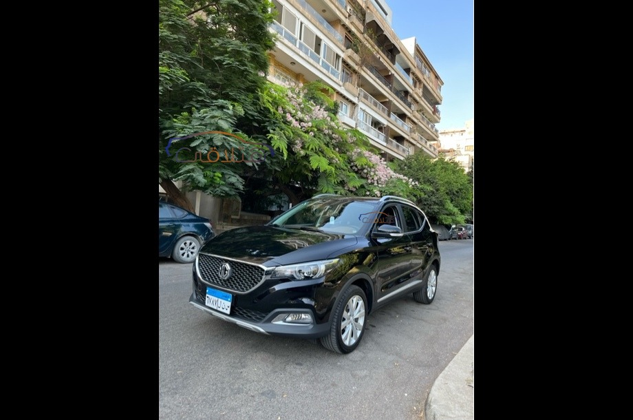 ZS MG الأزرق الداكن