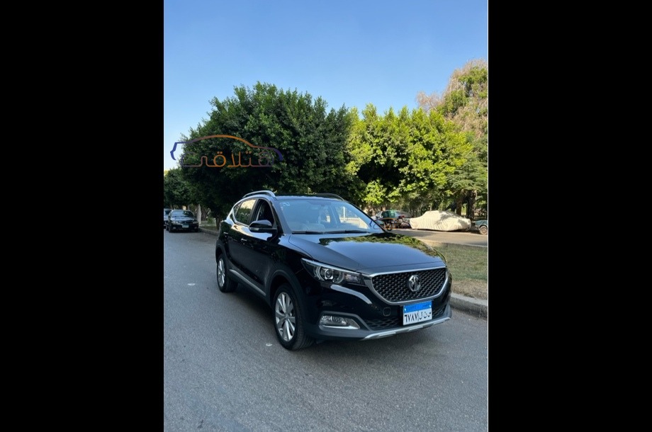 ZS MG الأزرق الداكن