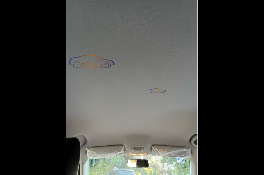 ZS MG الأزرق الداكن