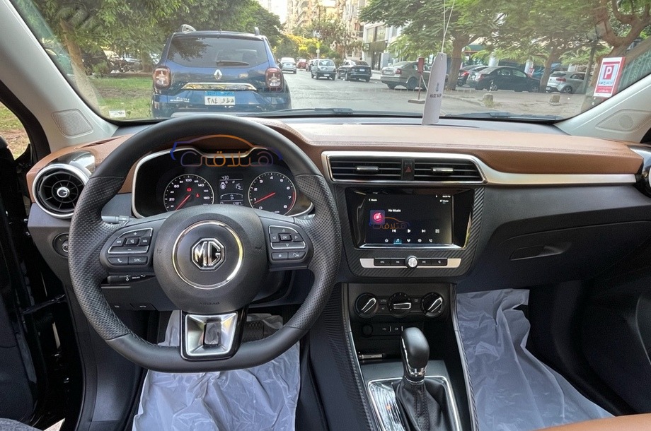 ZS MG الأزرق الداكن