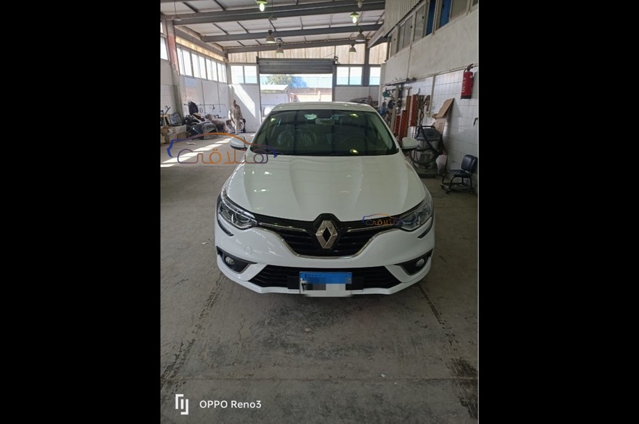 Megane Renault White