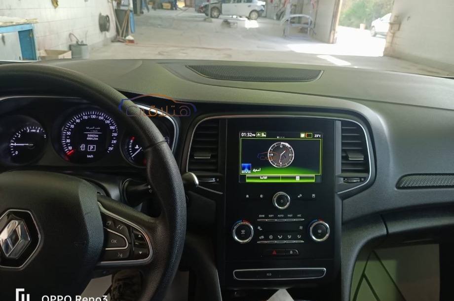 Megane Renault White