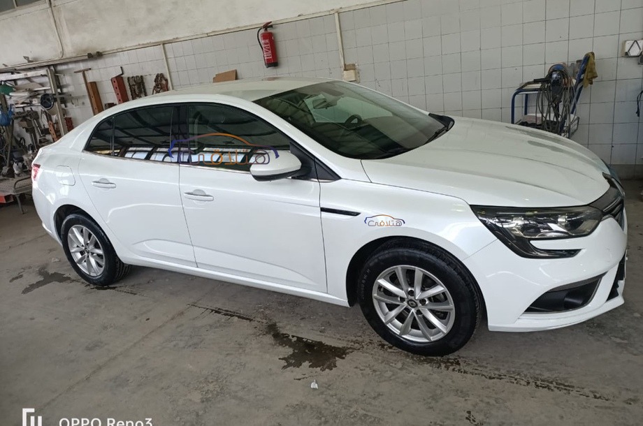 Megane Renault White