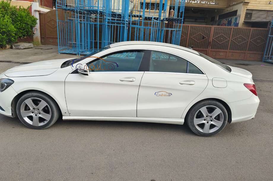 CLA 180 Mercedes White