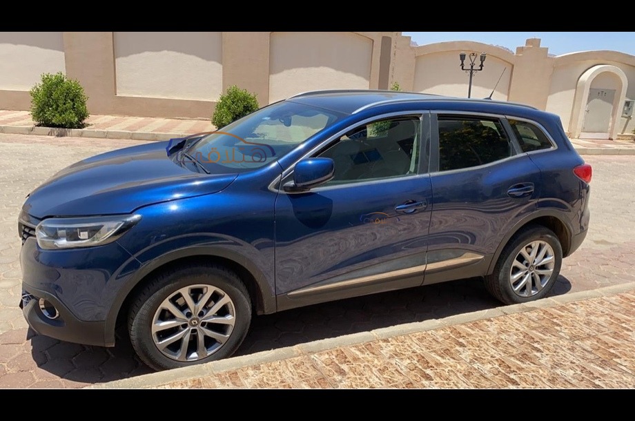 Kadjar Renault الأزرق الداكن