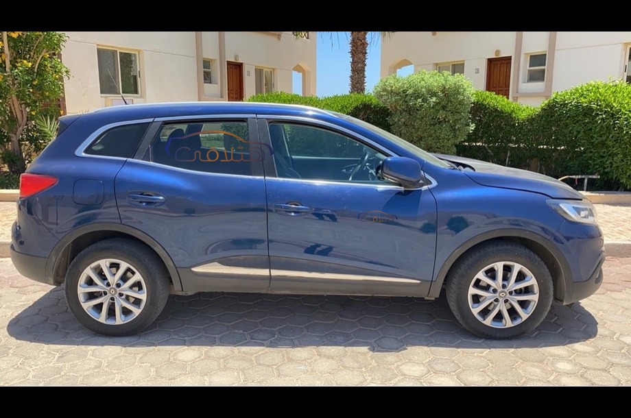 Kadjar Renault الأزرق الداكن