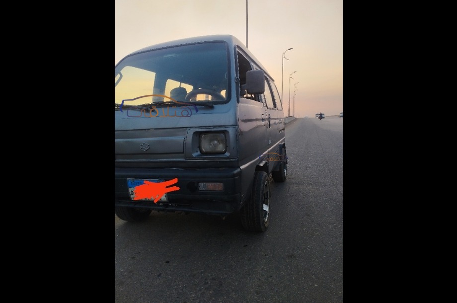 Van Suzuki فضي