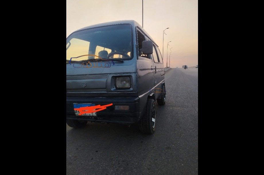 Van Suzuki فضي