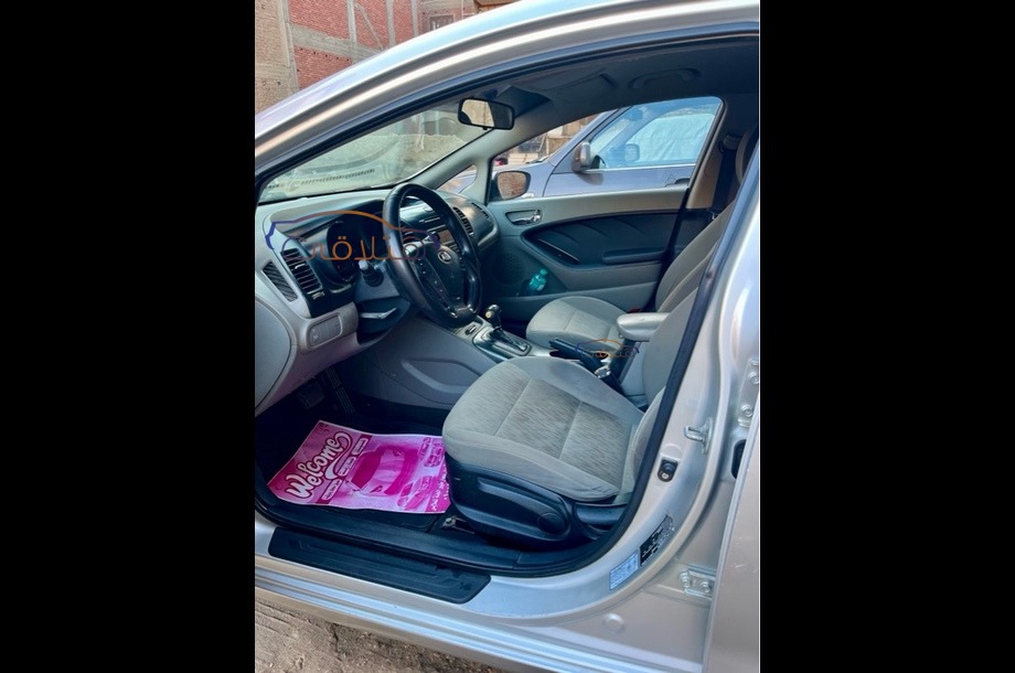 Cerato Kia فضي
