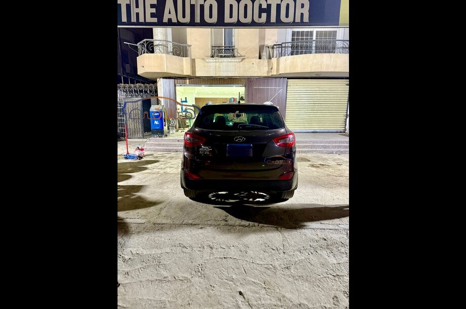 IX 35 Hyundai Brown
