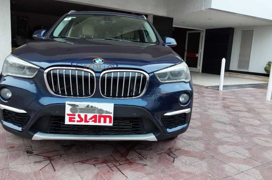 X1 BMW Dark blue