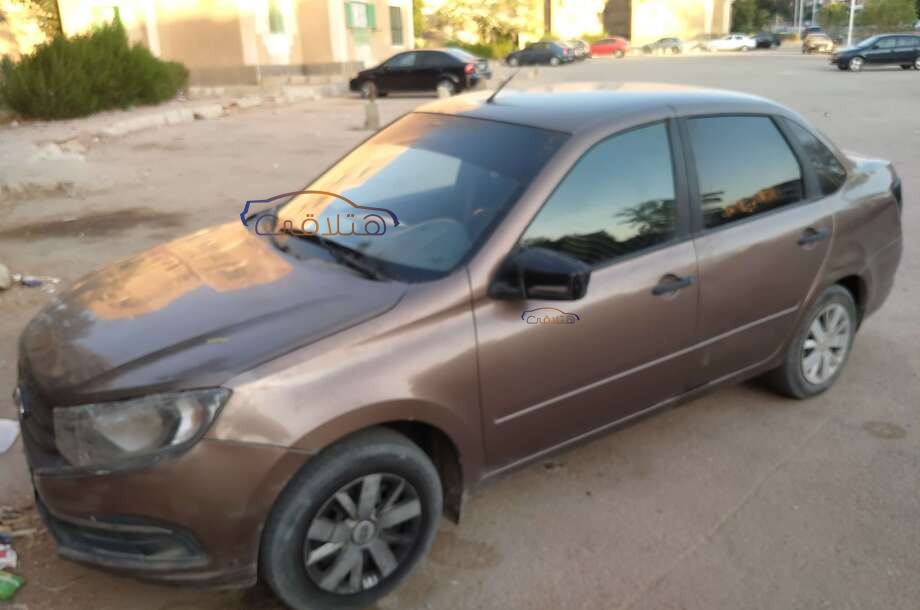 Granta Lada موكا