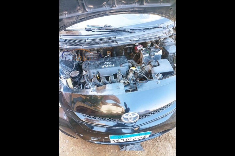 Yaris Toyota أسود