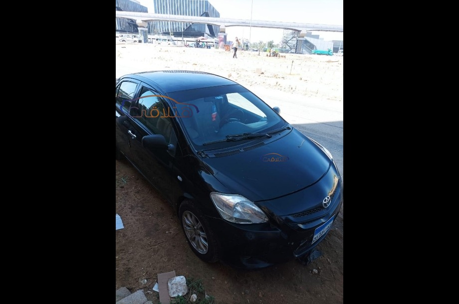 Yaris Toyota أسود