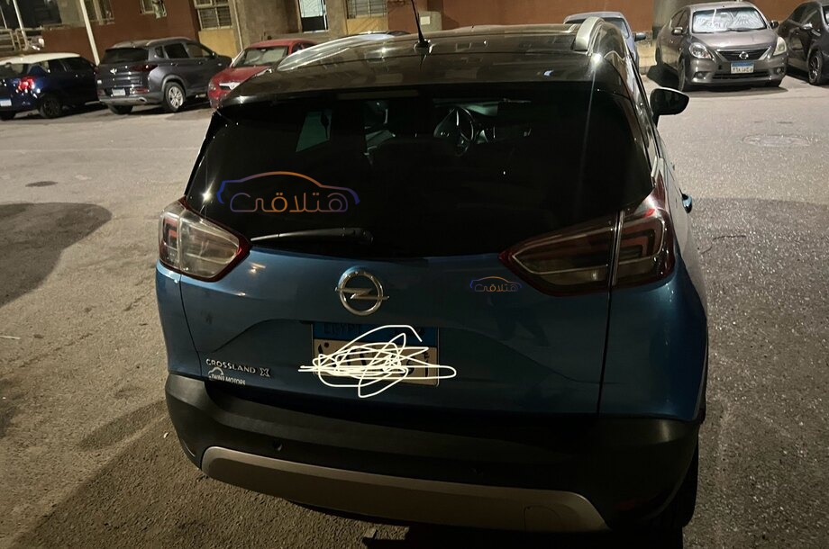 Crossland Opel أزرق