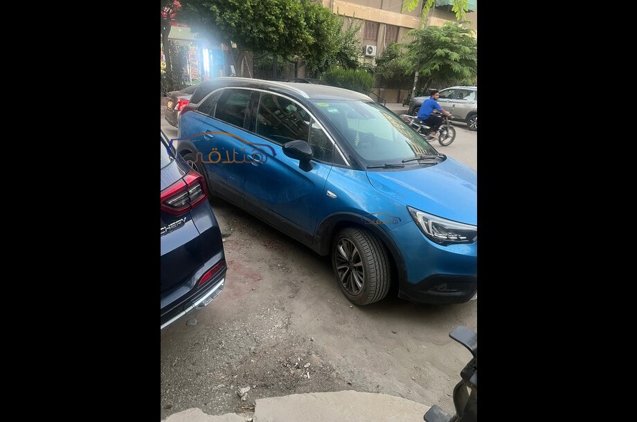 Crossland Opel أزرق