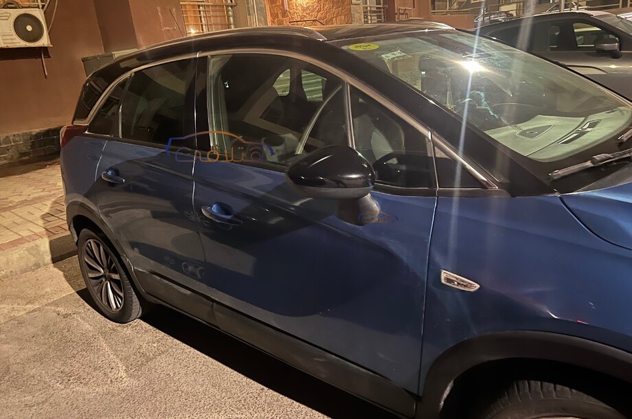 Crossland Opel أزرق