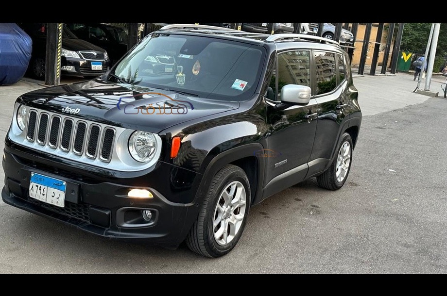 Renegade Jeep أسود