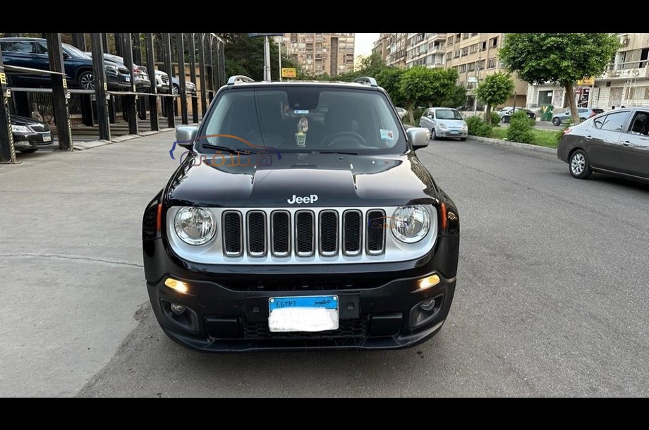 Renegade Jeep أسود