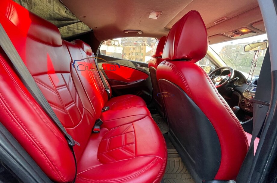 Accent RB Hyundai أسود