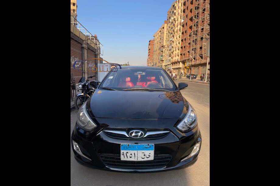 Accent RB Hyundai أسود
