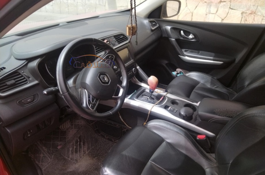 Kadjar Renault احمر