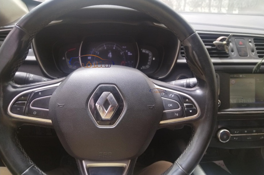 Kadjar Renault احمر