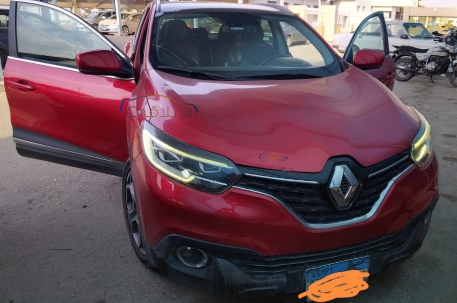 Kadjar Renault احمر