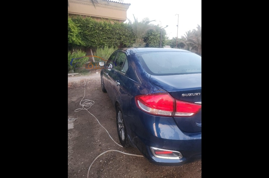 Ciaz Suzuki أزرق