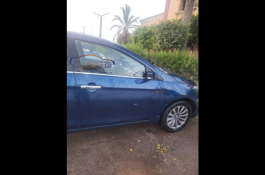 Ciaz Suzuki أزرق