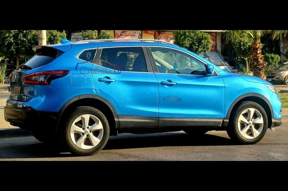 Qashqai Nissan أزرق