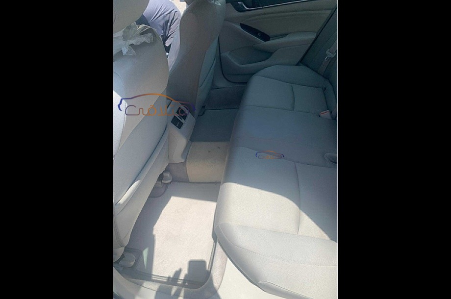 Accord Honda فضي