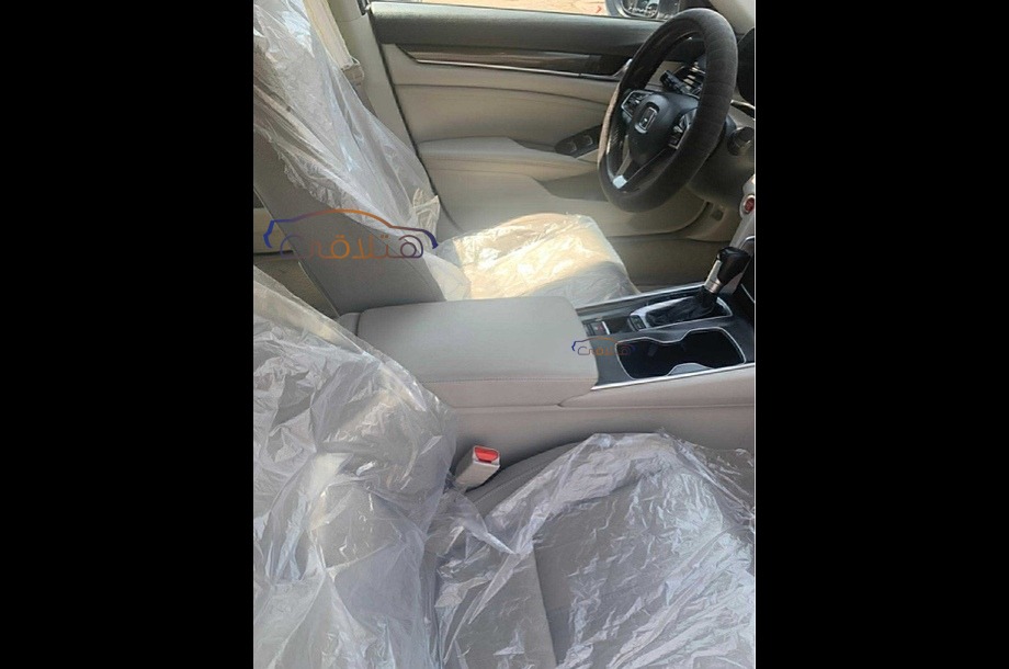 Accord Honda فضي
