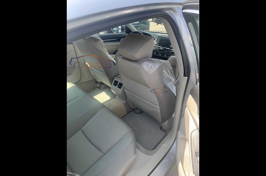 Accord Honda فضي