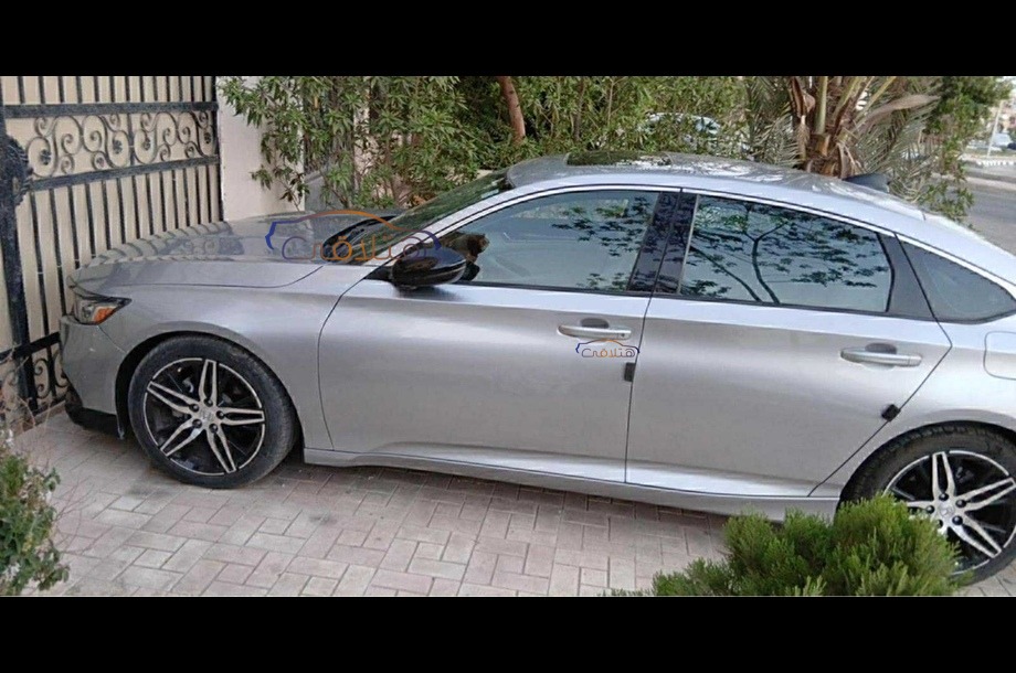 Accord Honda فضي