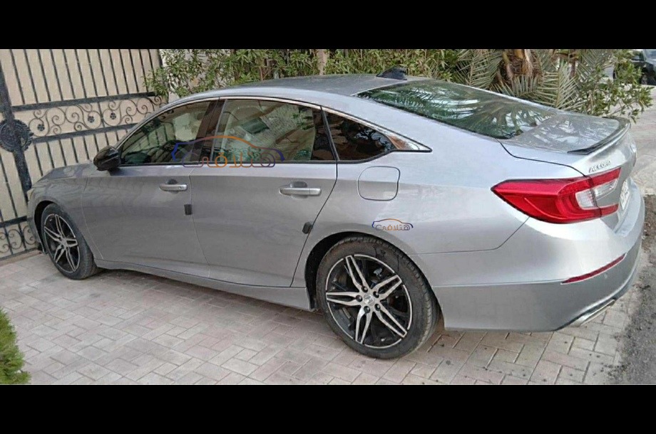 Accord Honda فضي