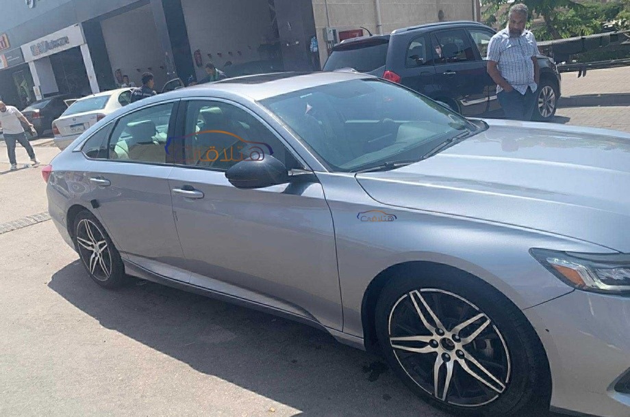 Accord Honda فضي