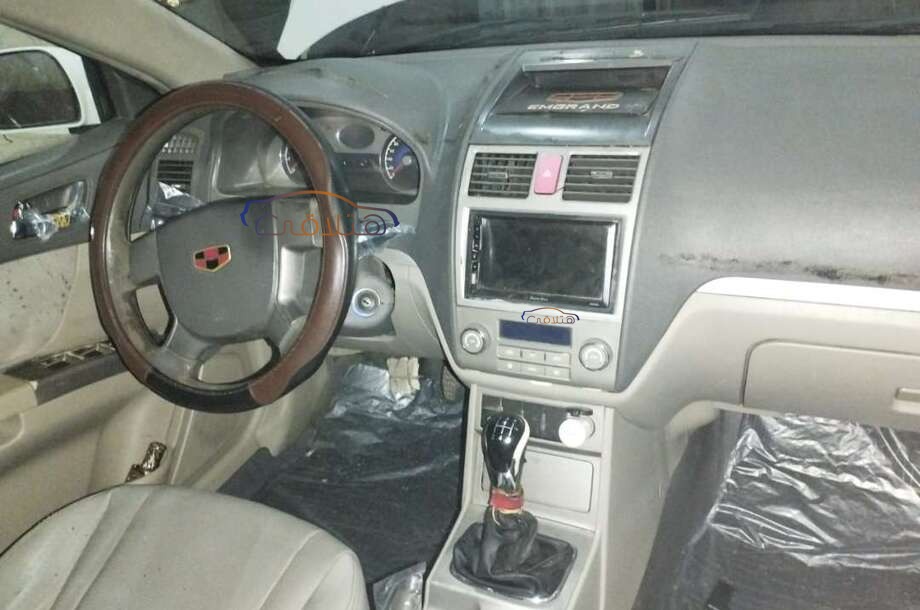 EC 7 Emgrand أبيض