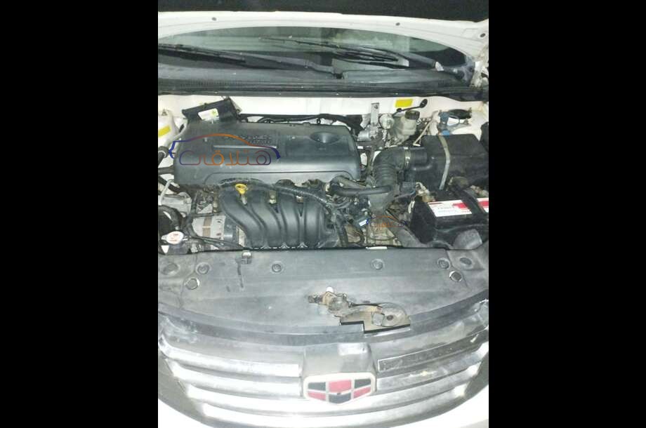 EC 7 Emgrand أبيض